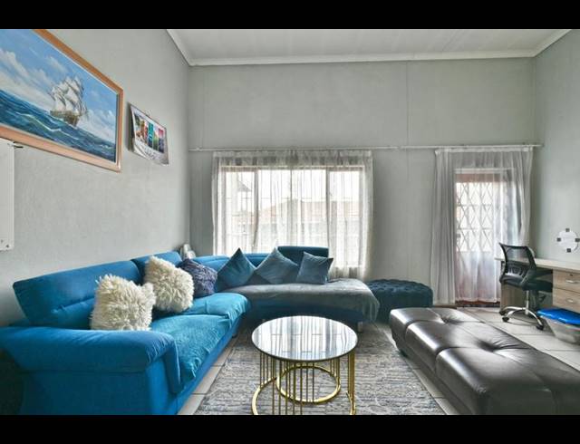 2 BEDROOM APARTMENT FOR SALE IN WINCHESTER HILLS